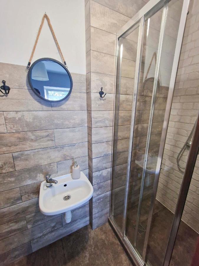 Zielona Przystan Hotel Manasterz Екстериор снимка