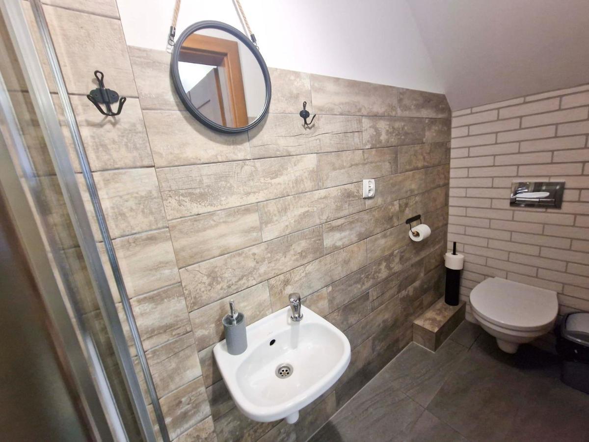 Zielona Przystan Hotel Manasterz Екстериор снимка